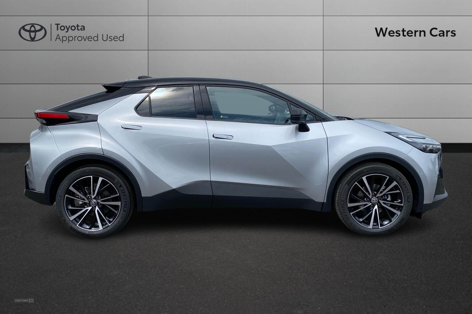 Apr 2025 Toyota C-HR 1.8 Hybrid Excel 5dr CVT