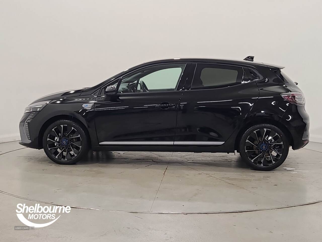 May 2025 Renault Clio 1.6 E-TECH full hybrid 145 Esprit Alpine 5dr Auto