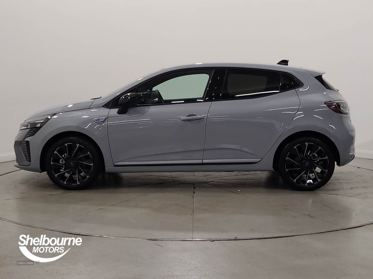 May 2025 Renault Clio 1.6 E-TECH full hybrid 145 Esprit Alpine 5dr Auto