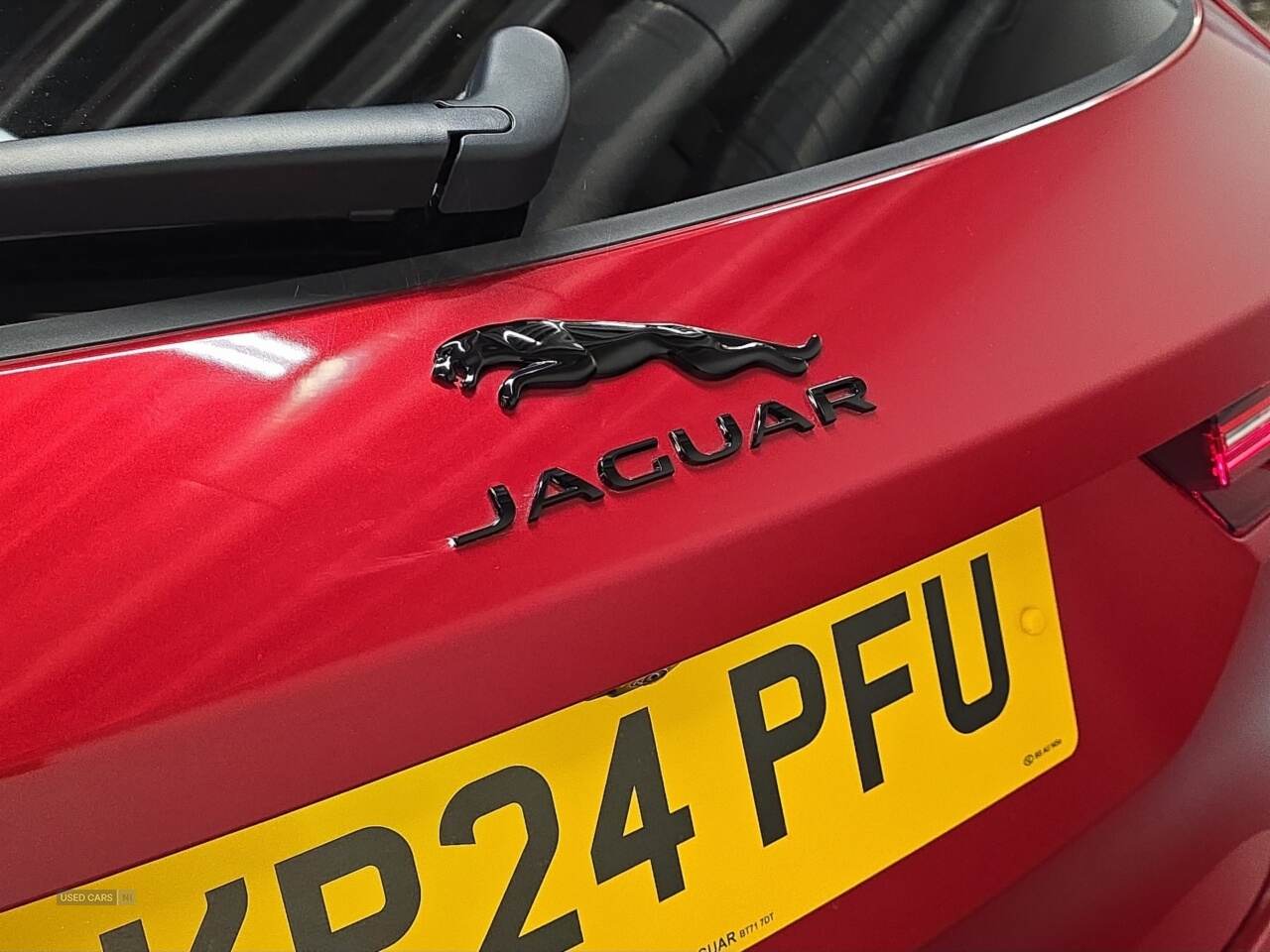 Mar 2024 Jaguar F-Pace 2.0 D200 R-Dynamic HSE Black 5dr Auto AWD