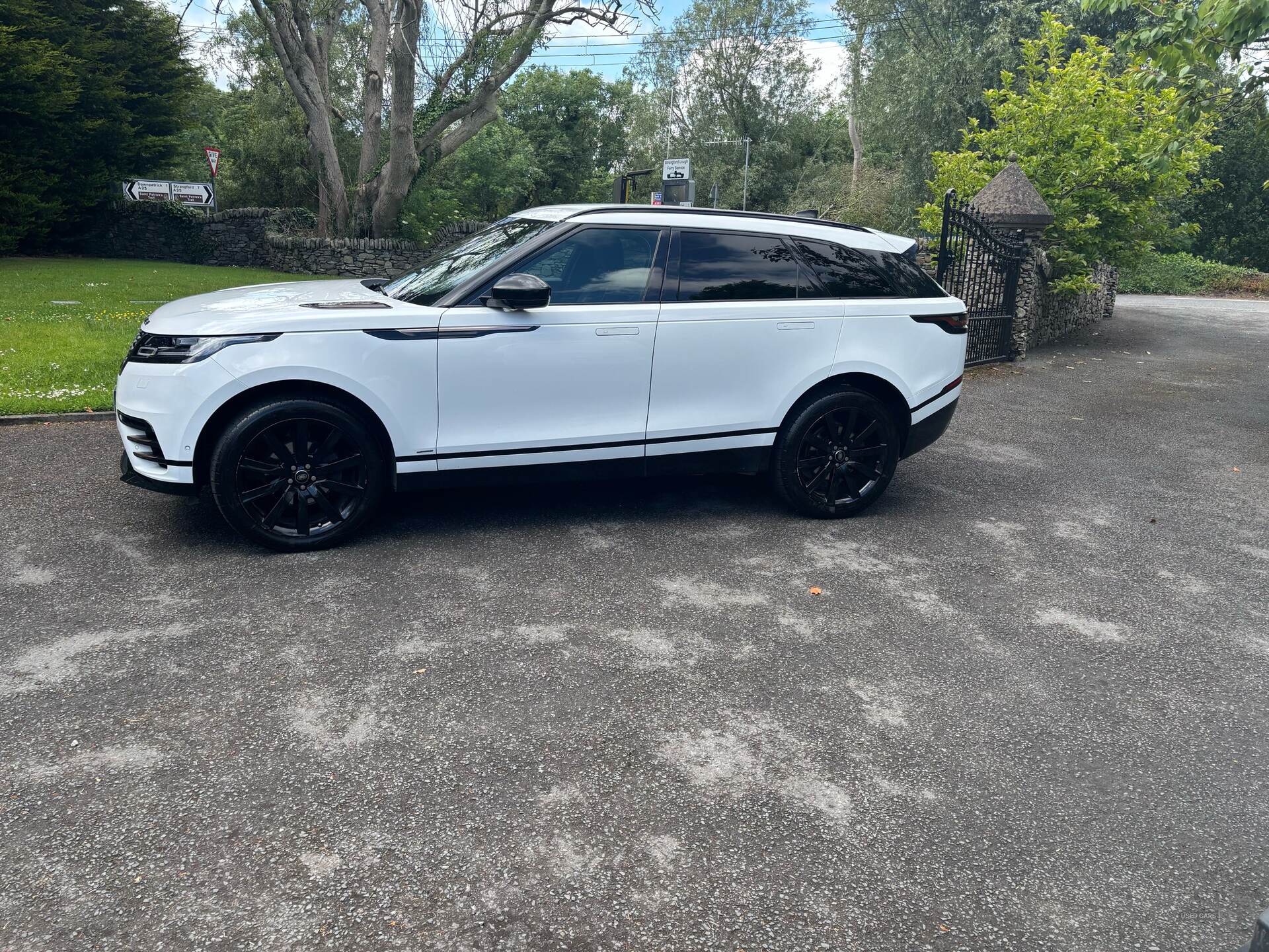 Aug 2018 Land Rover Range Rover Velar 2.0 D180 R-Dynamic HSE 5dr Auto