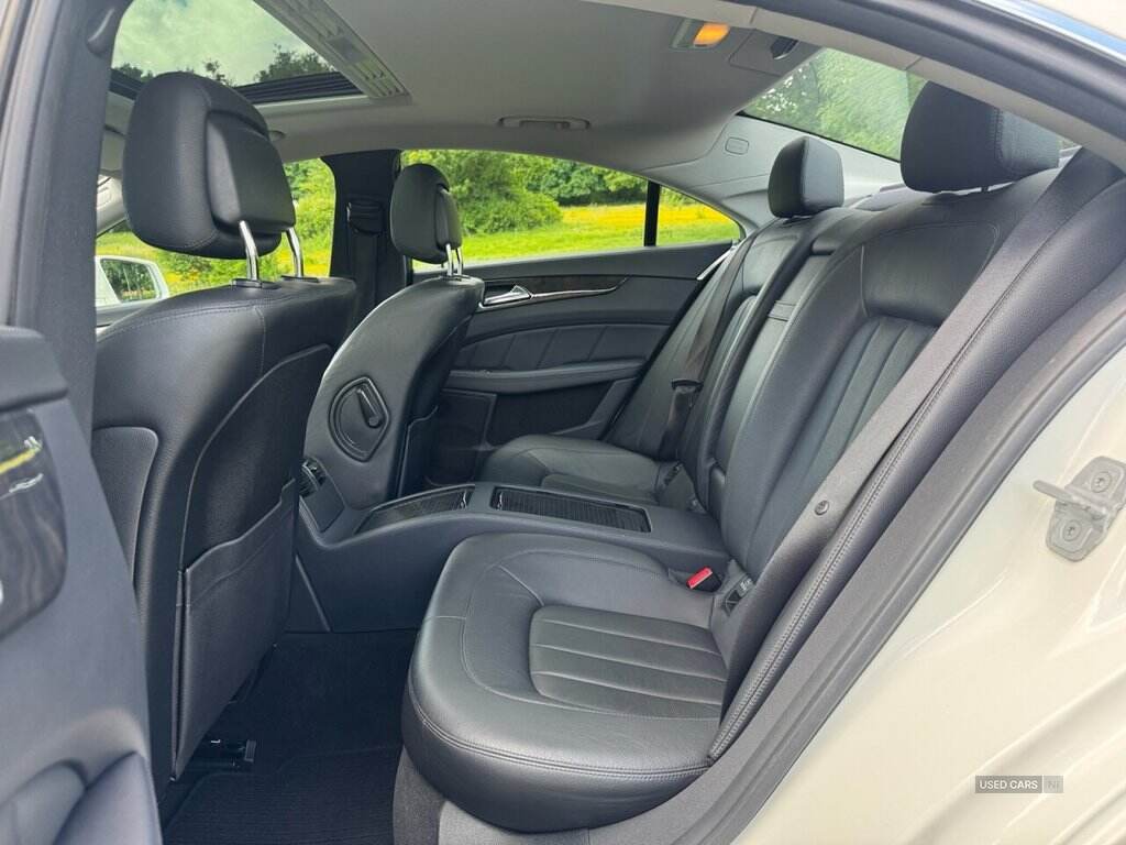 Jul 2011 Mercedes-Benz CLS Class CLS 350 CDI BlueEFFICIENCY 4dr Tip Auto