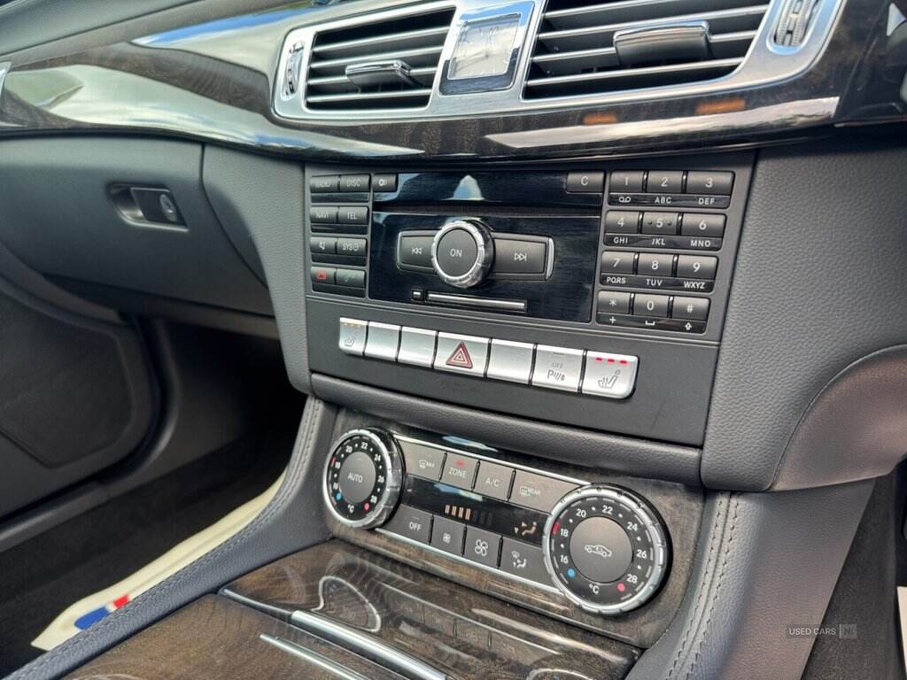 Jul 2011 Mercedes-Benz CLS Class CLS 350 CDI BlueEFFICIENCY 4dr Tip Auto