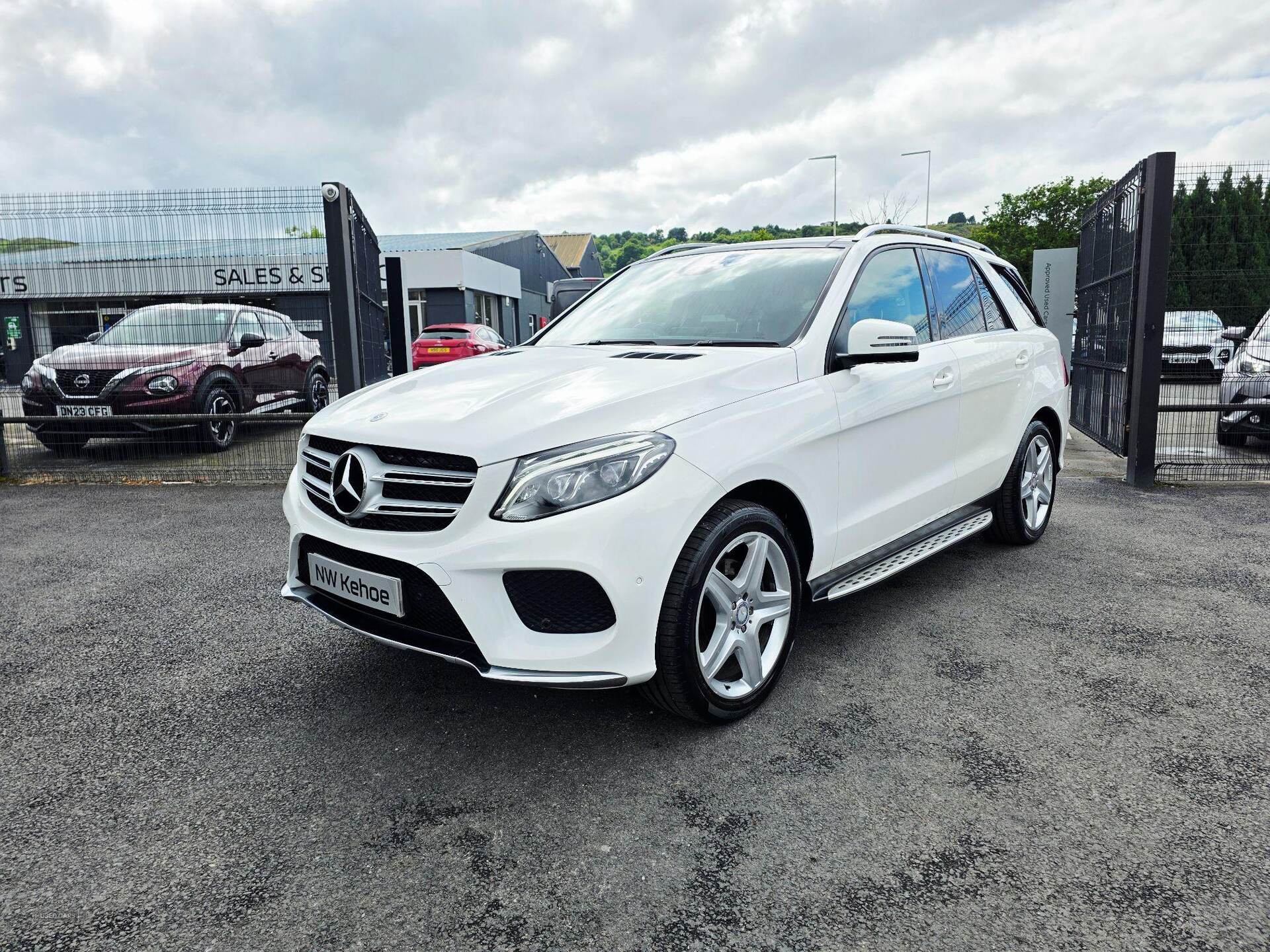 Oct 2016 Mercedes-Benz GLE GLE 350d 4Matic AMG Line Premium 5dr 9G-Tronic