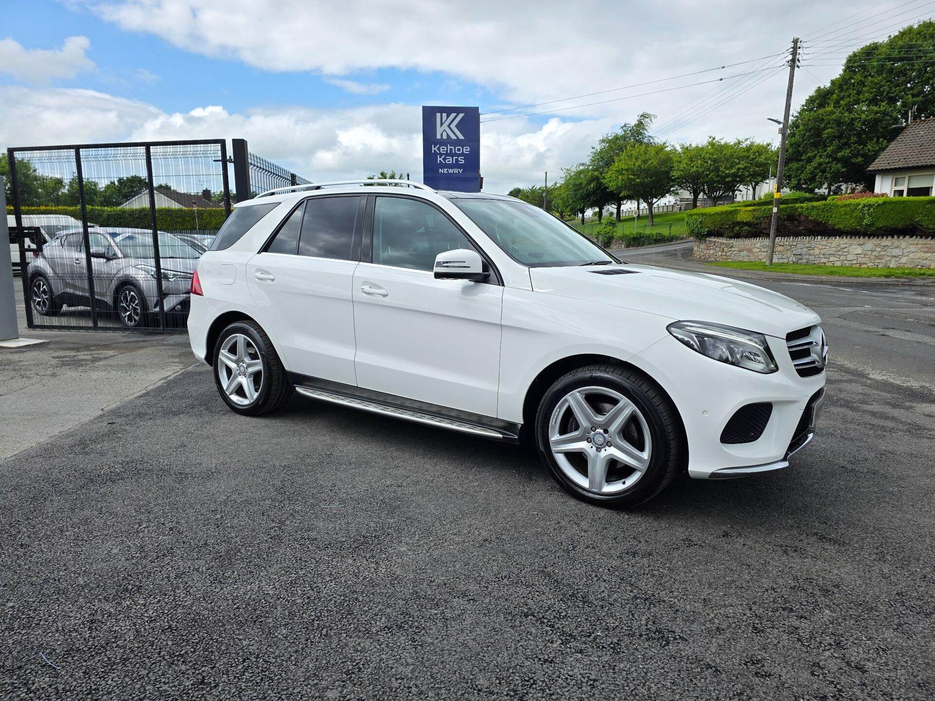 Oct 2016 Mercedes-Benz GLE GLE 350d 4Matic AMG Line Premium 5dr 9G-Tronic