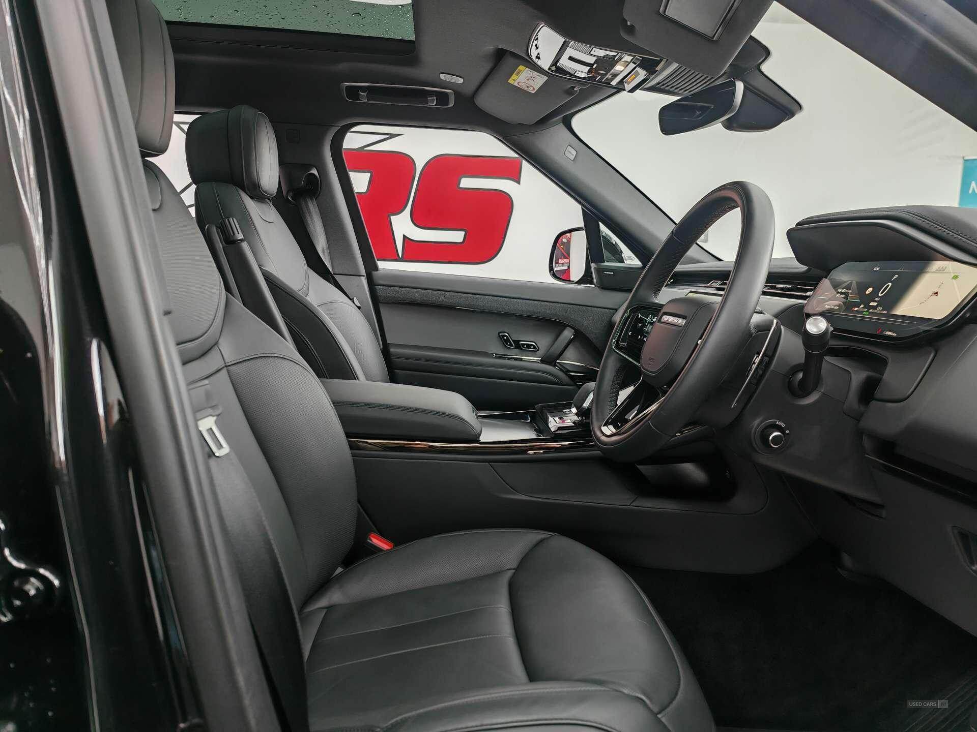 Jul 2024 Land Rover Range Rover Sport 3.0 P460e Dynamic SE 5dr Auto