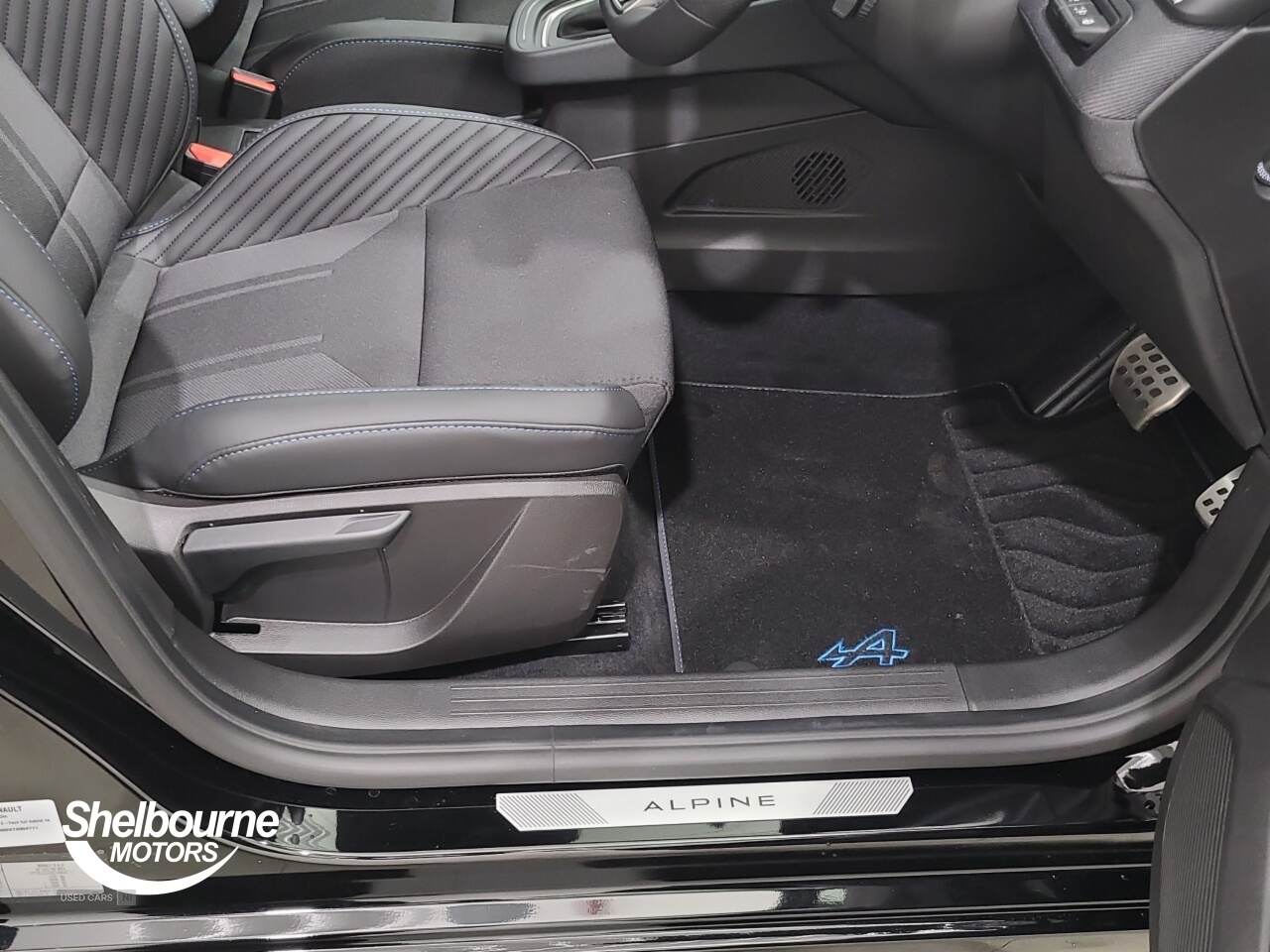 May 2025 Renault Clio 1.6 E-TECH full hybrid 145 Esprit Alpine 5dr Auto