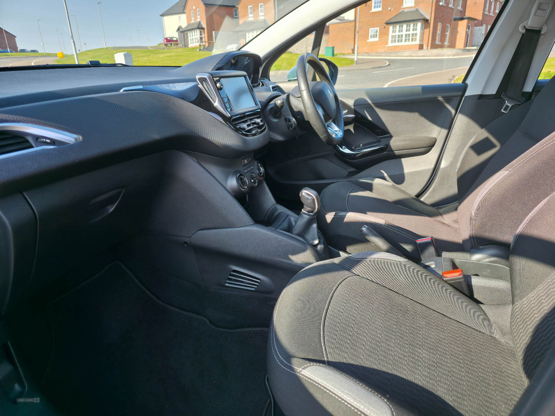 Oct 2015 Peugeot 208 1.2 PureTech 82 Active 5dr
