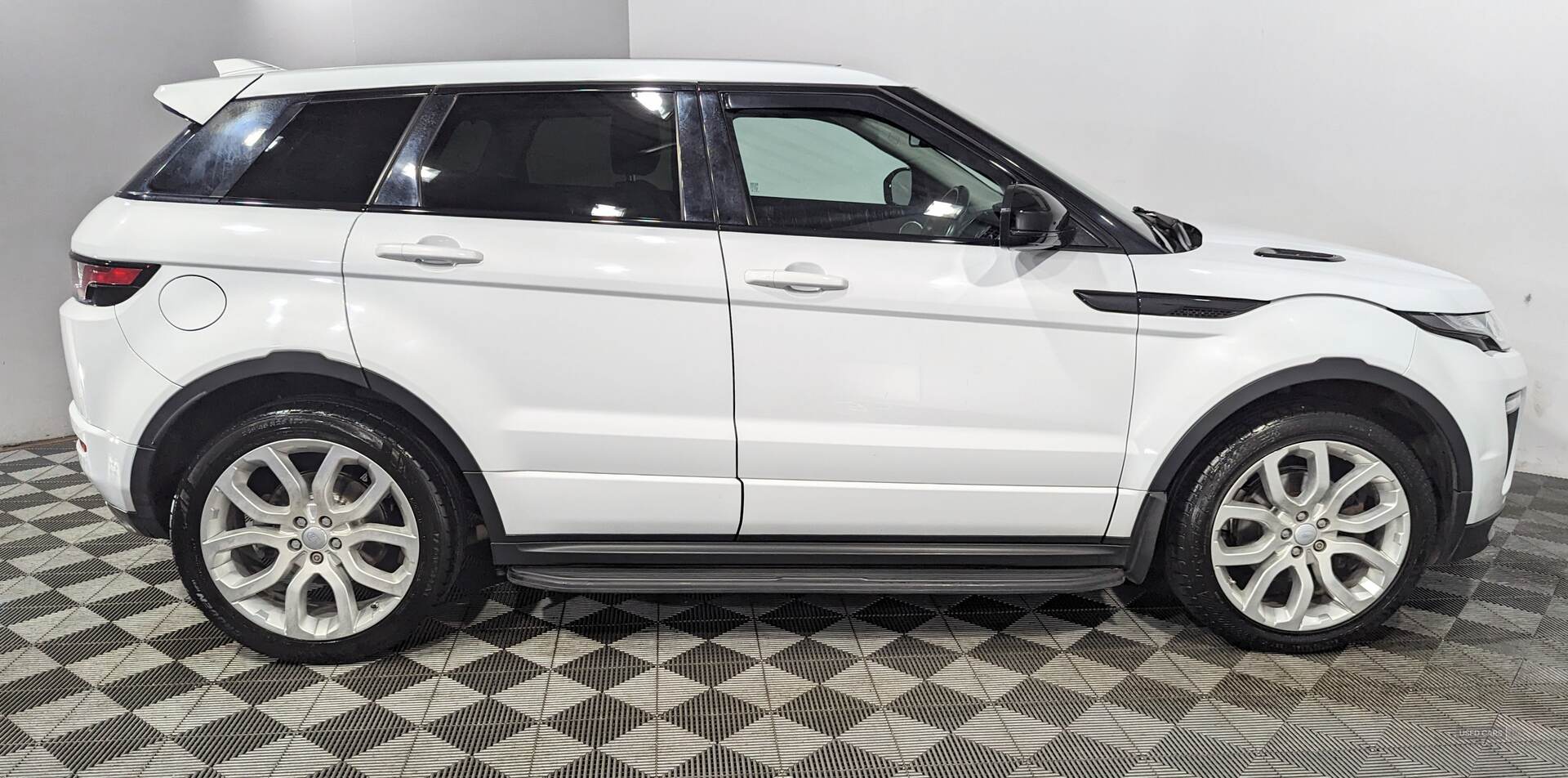 Apr 2016 Land Rover Range Rover Evoque 2.0 TD4 HSE Dynamic 5dr