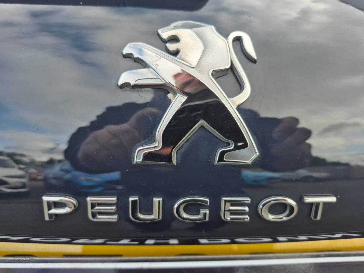 Apr 2018 Peugeot 2008 1.2 PureTech Allure Premium 5dr