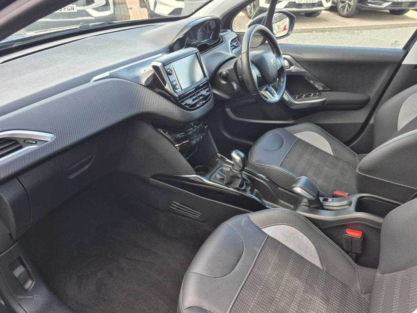 Apr 2018 Peugeot 2008 1.2 PureTech Allure Premium 5dr