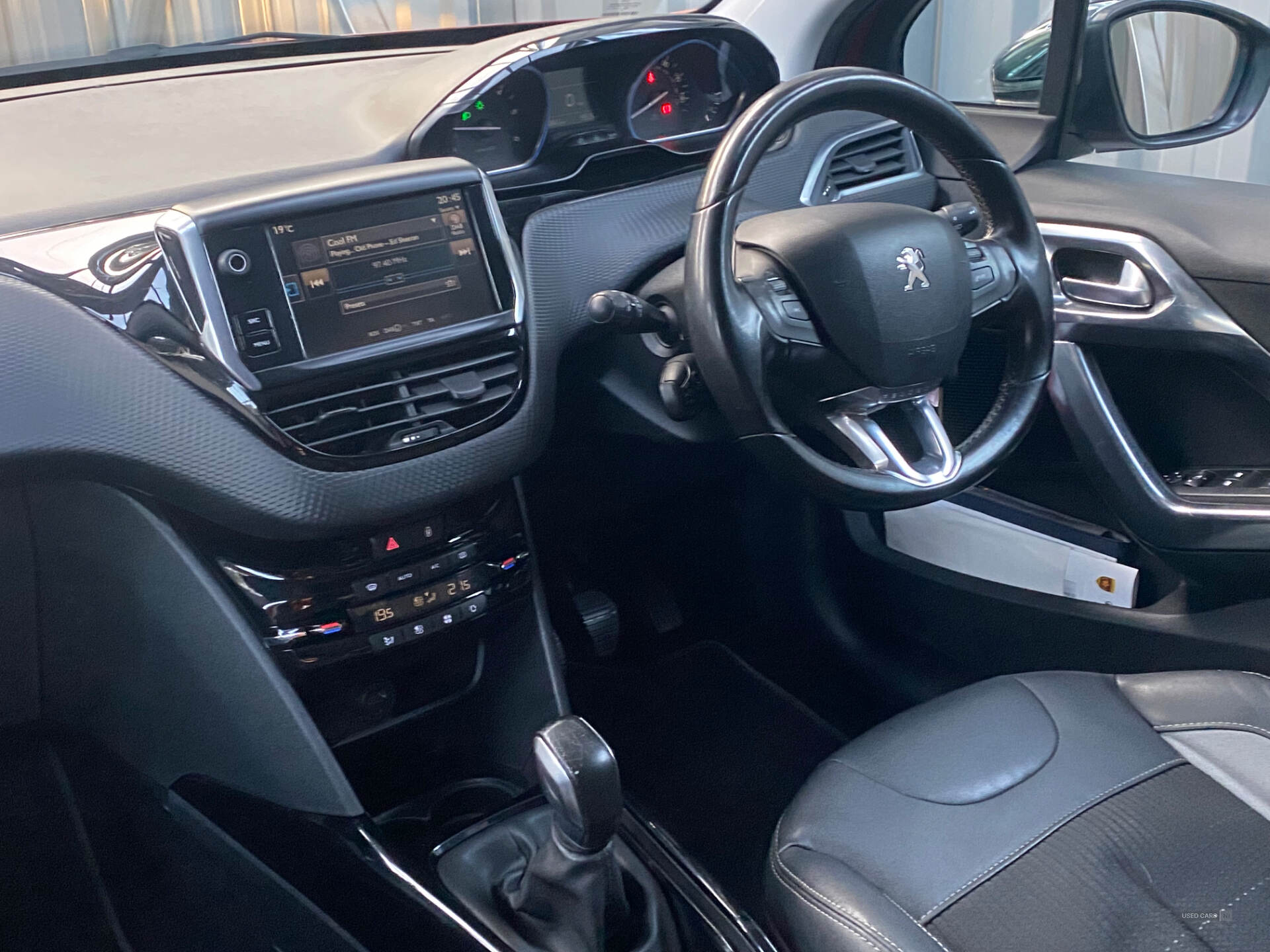 Feb 2016 Peugeot 2008 1.6 BlueHDi 100 Allure 5dr [Non Start Stop]