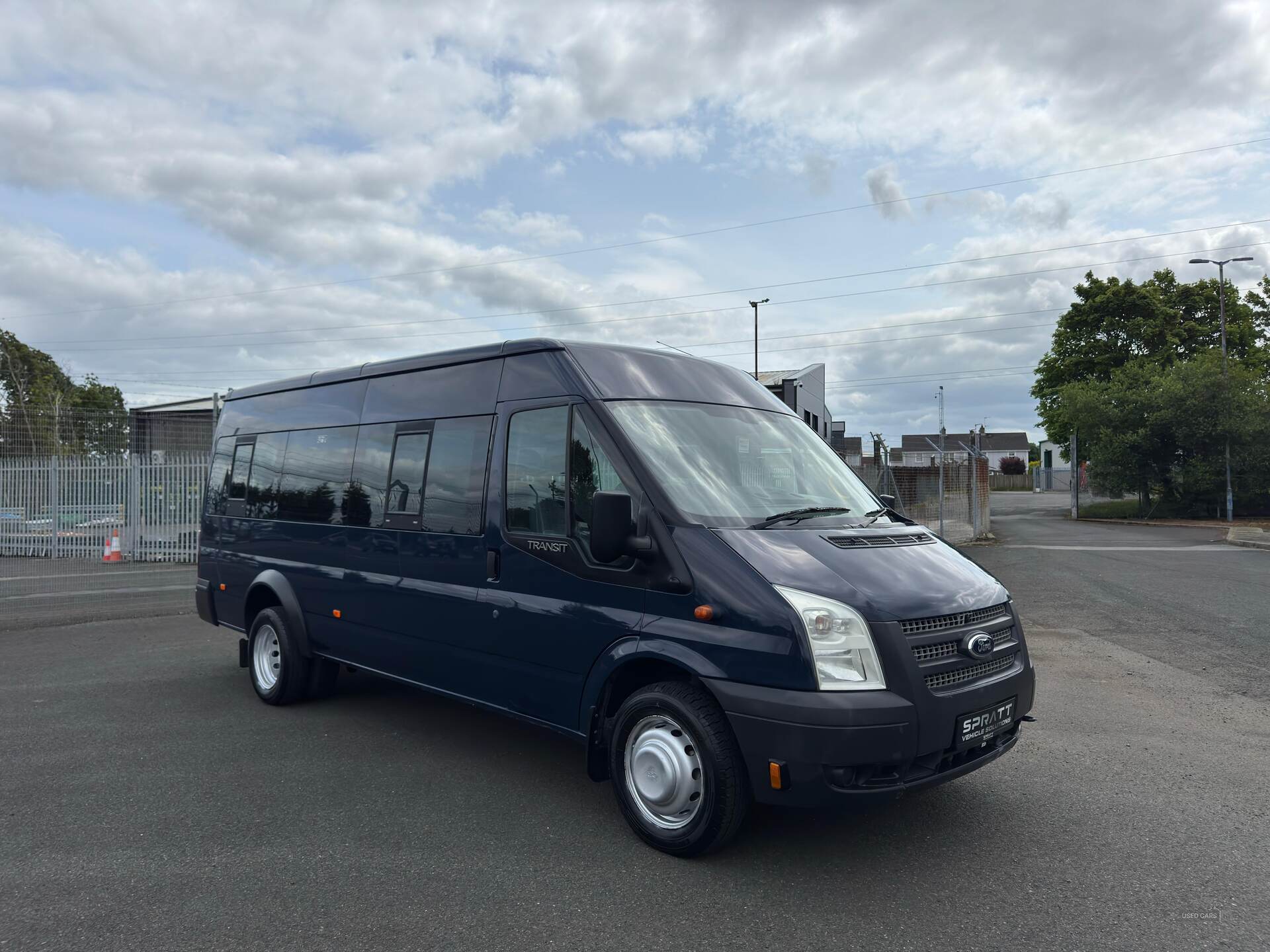 Sep 2012 Ford Transit Medium Roof 17 Seater TDCi 135ps