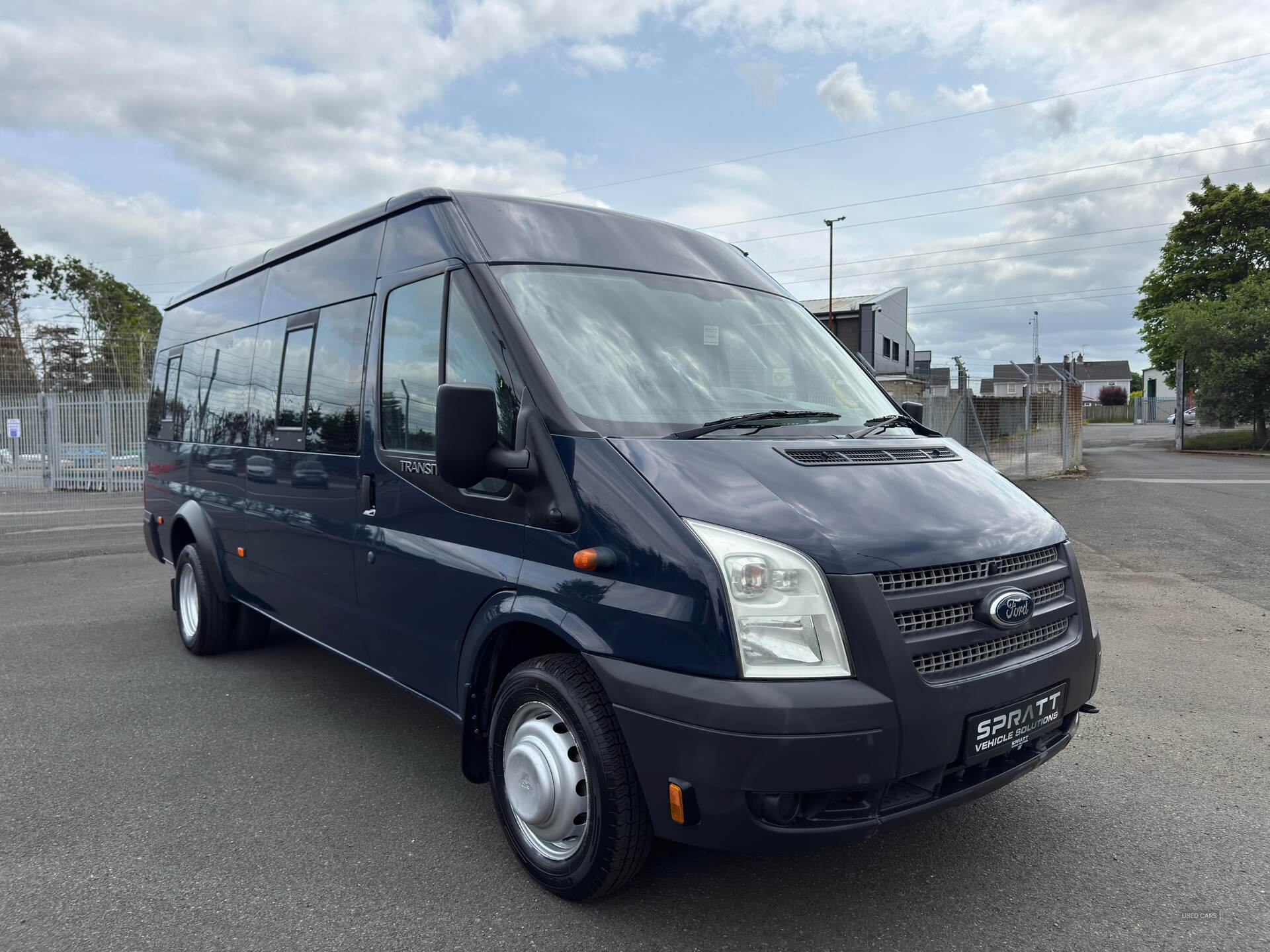 Sep 2012 Ford Transit Medium Roof 17 Seater TDCi 135ps