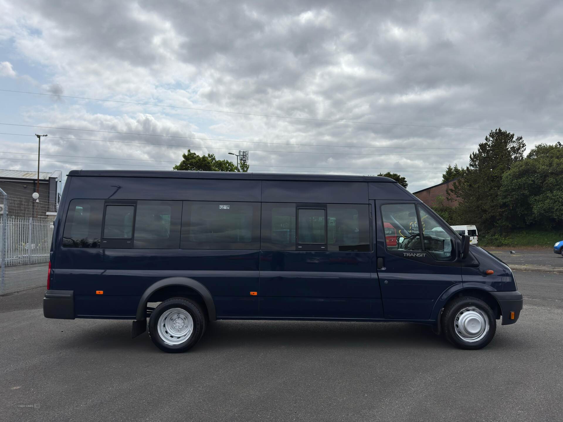 Sep 2012 Ford Transit Medium Roof 17 Seater TDCi 135ps