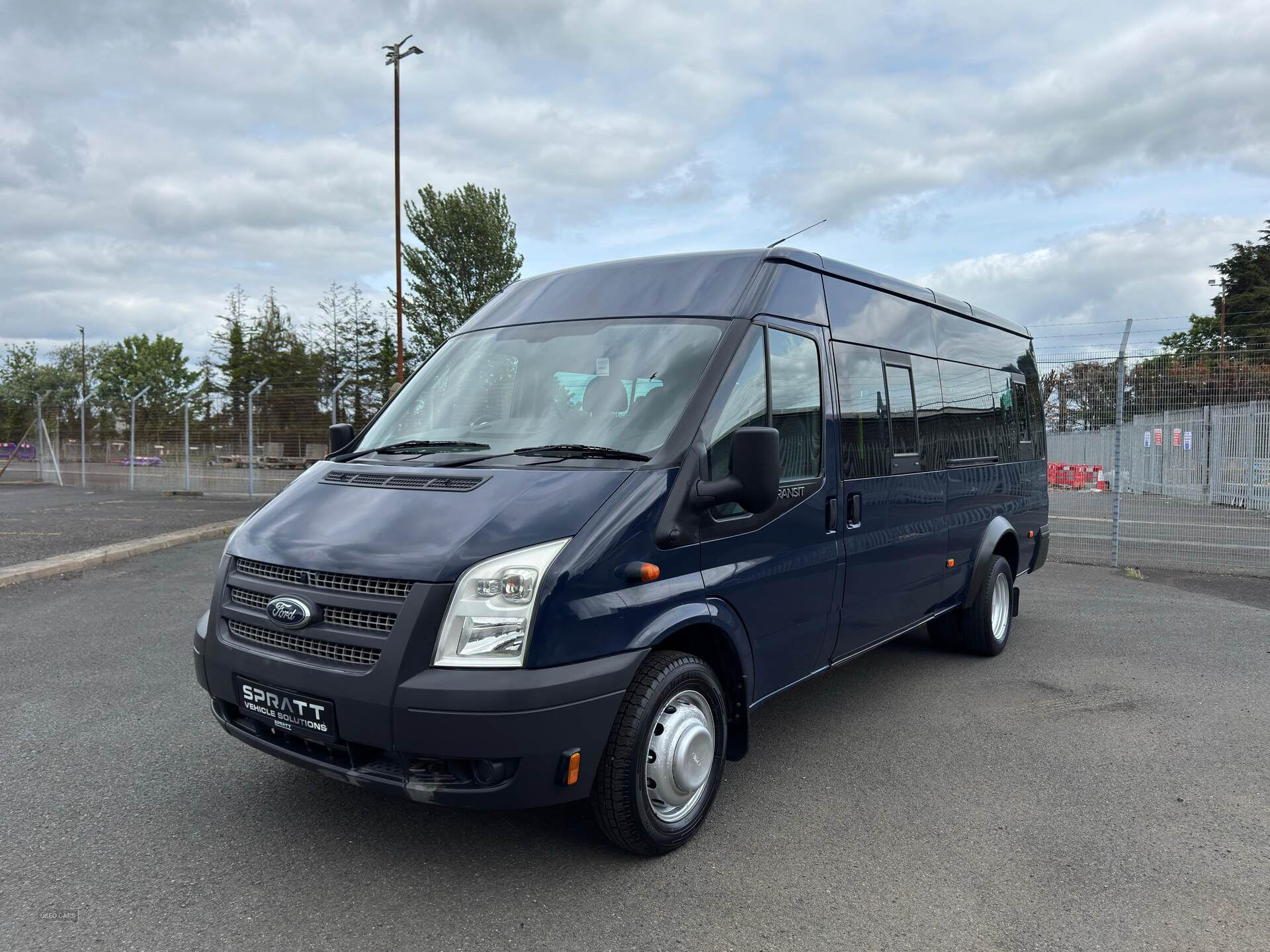 Sep 2012 Ford Transit Medium Roof 17 Seater TDCi 135ps