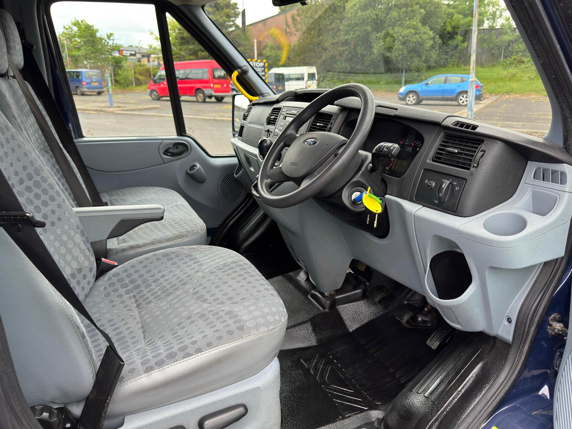 Sep 2012 Ford Transit Medium Roof 17 Seater TDCi 135ps