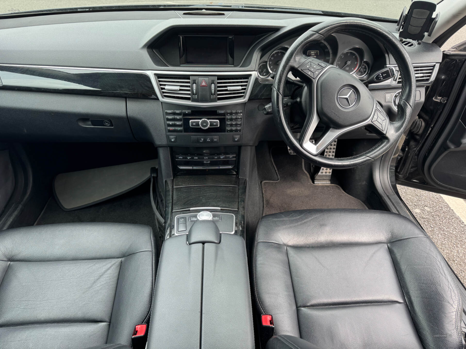Oct 2012 Mercedes E-Class E220 CDI BlueEFF Avantgarde 5dr Tip Auto [7]