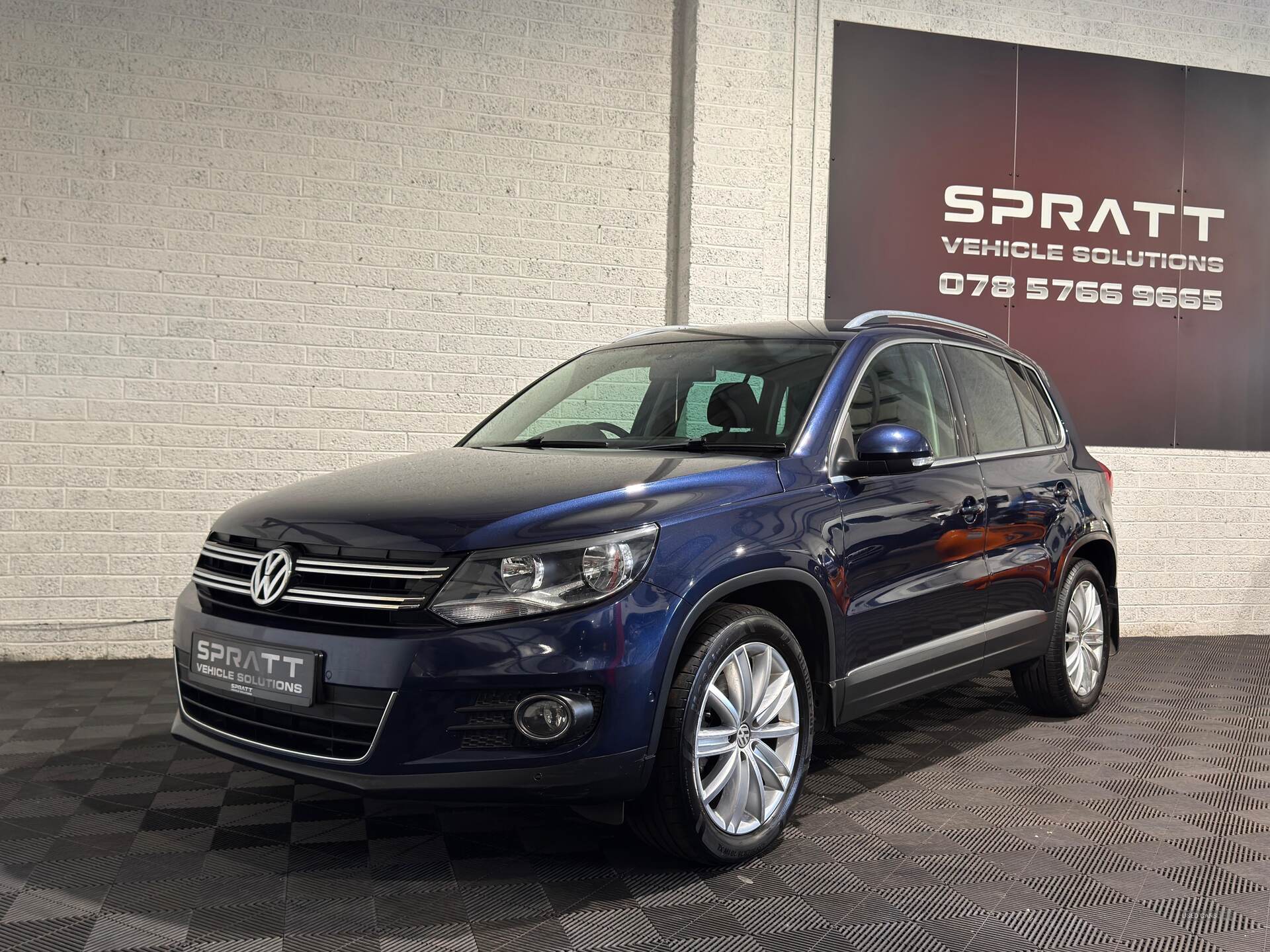May 2016 Volkswagen Tiguan 2.0 TDi BlueMotion Tech Match Edition 150 5dr 2WD