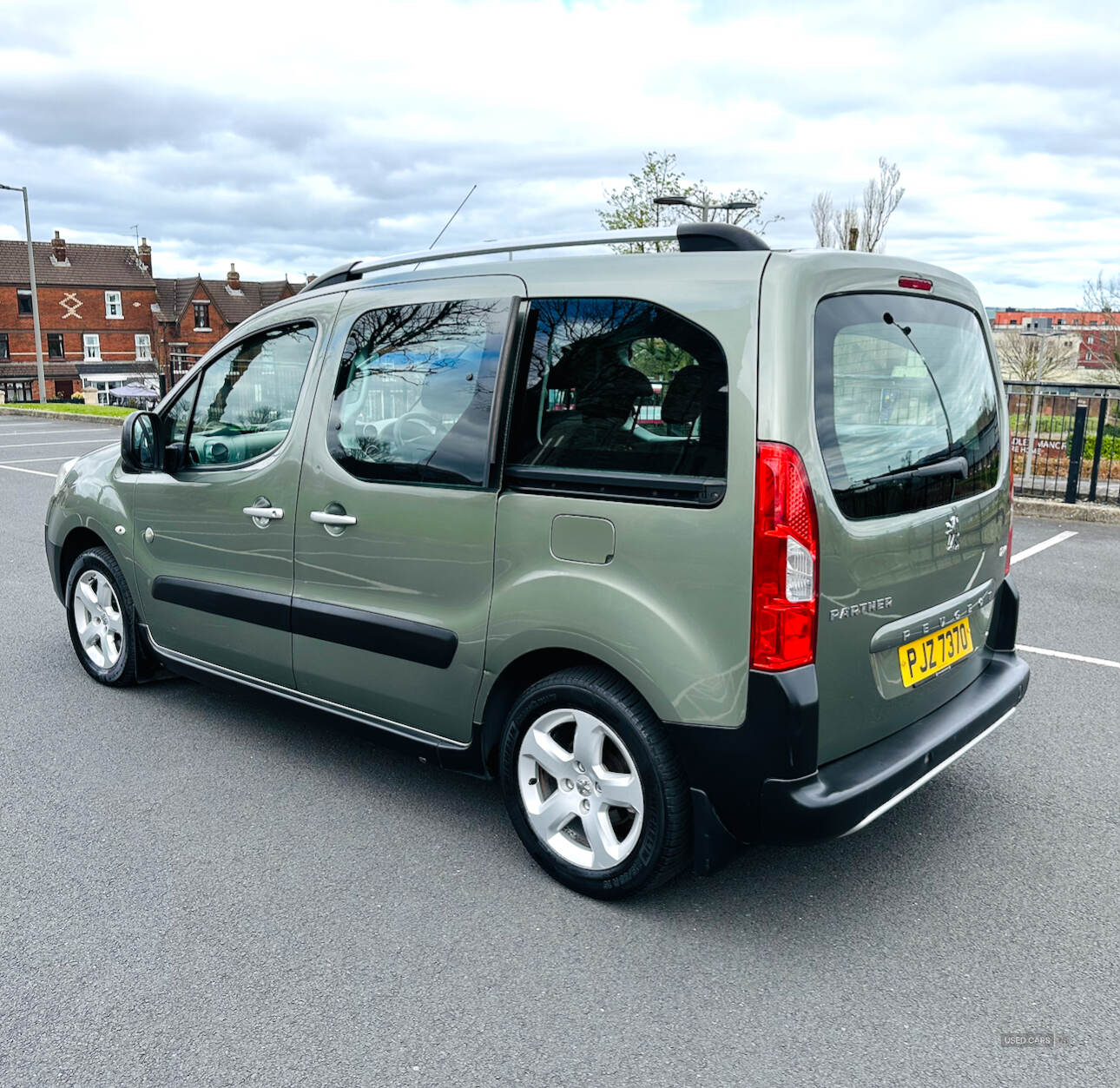 Aug 2009 Peugeot Partner Tepee 1.6 HDi 90 Outdoor 5dr [7 Seats]