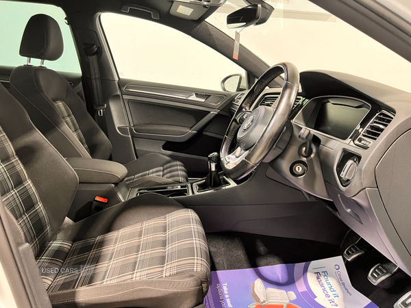 Volkswagen Golf DIESEL ESTATE in Antrim