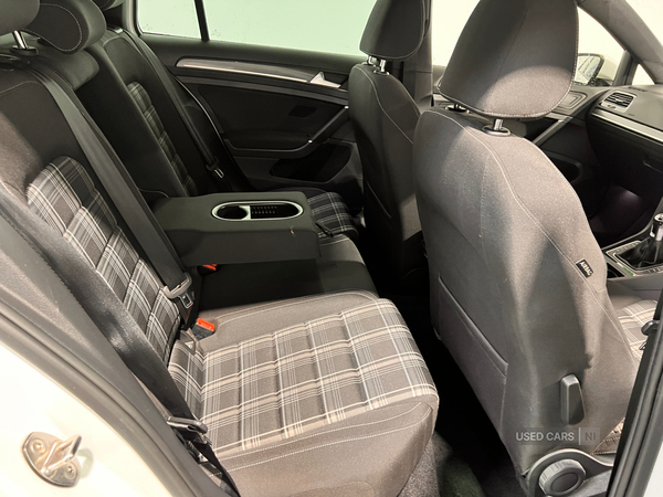 Volkswagen Golf DIESEL ESTATE in Antrim