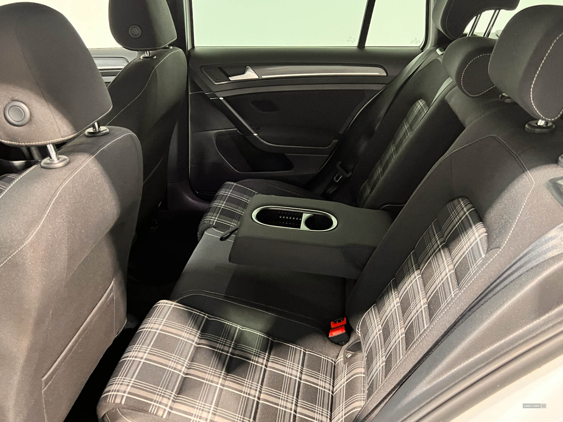 Volkswagen Golf DIESEL ESTATE in Antrim