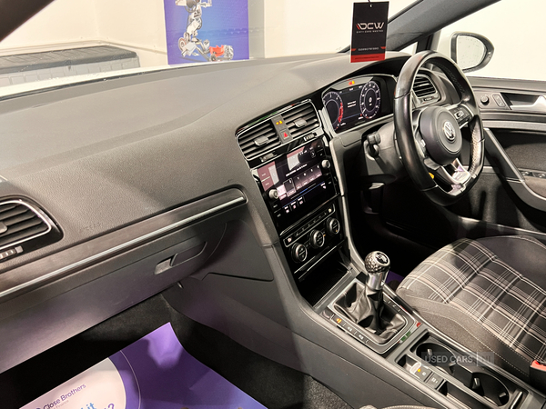 Volkswagen Golf DIESEL ESTATE in Antrim