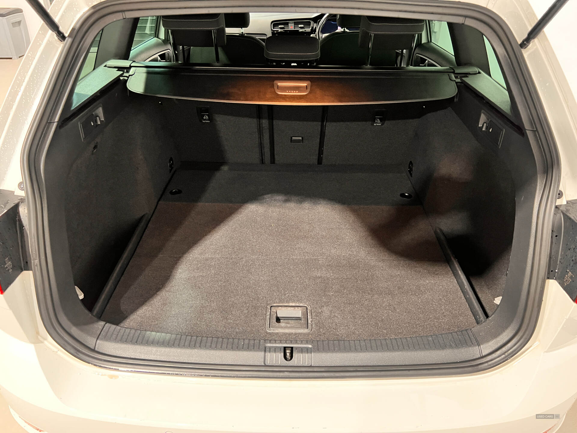 Volkswagen Golf DIESEL ESTATE in Antrim