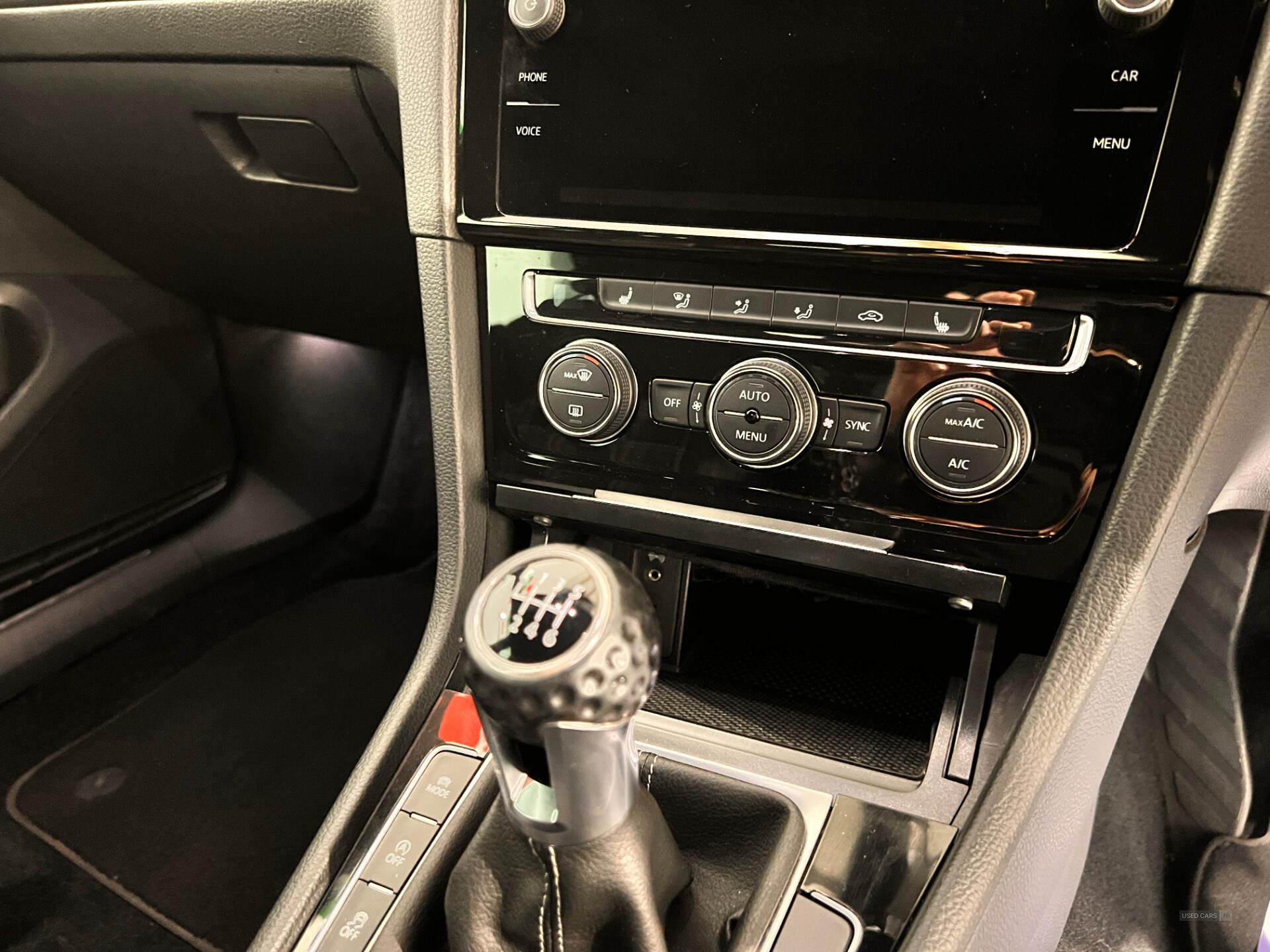 Volkswagen Golf DIESEL ESTATE in Antrim