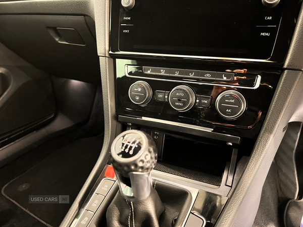 Volkswagen Golf DIESEL ESTATE in Antrim