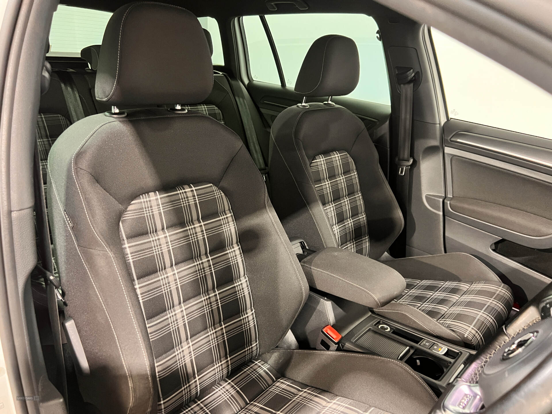 Volkswagen Golf DIESEL ESTATE in Antrim
