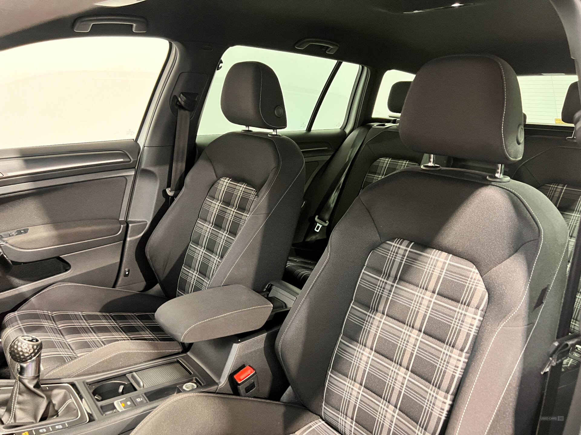 Volkswagen Golf DIESEL ESTATE in Antrim