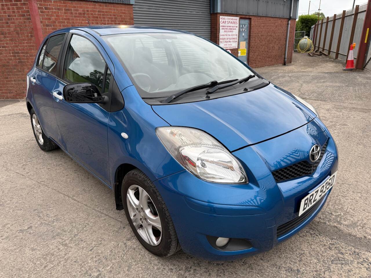 Nov 2010 Toyota Yaris 1.33 VVT-i TR 5dr [6]
