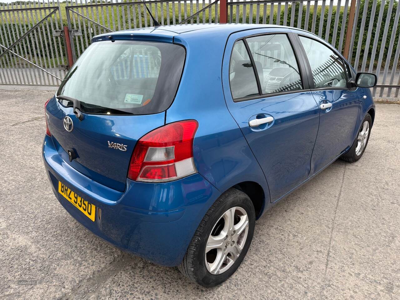 Nov 2010 Toyota Yaris 1.33 VVT-i TR 5dr [6]