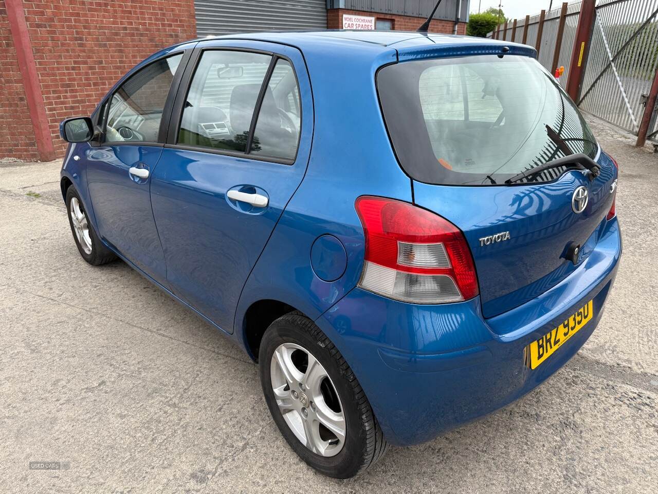 Nov 2010 Toyota Yaris 1.33 VVT-i TR 5dr [6]