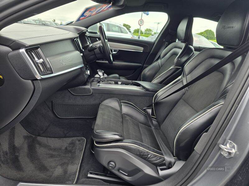 Jan 2019 Volvo S90 2.0 D4 R DESIGN 4dr Geartronic