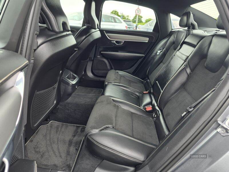 Jan 2019 Volvo S90 2.0 D4 R DESIGN 4dr Geartronic