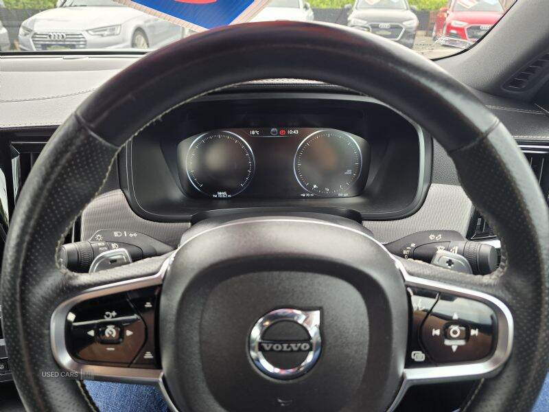 Jan 2019 Volvo S90 2.0 D4 R DESIGN 4dr Geartronic