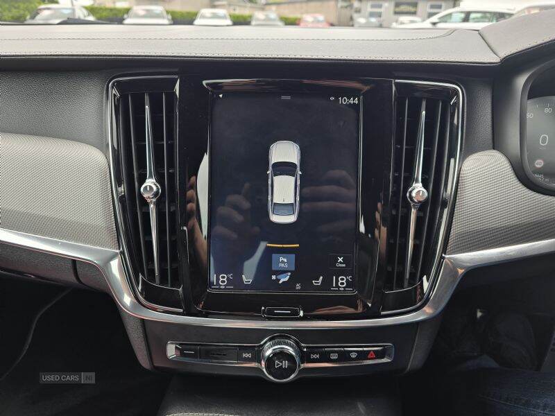 Jan 2019 Volvo S90 2.0 D4 R DESIGN 4dr Geartronic