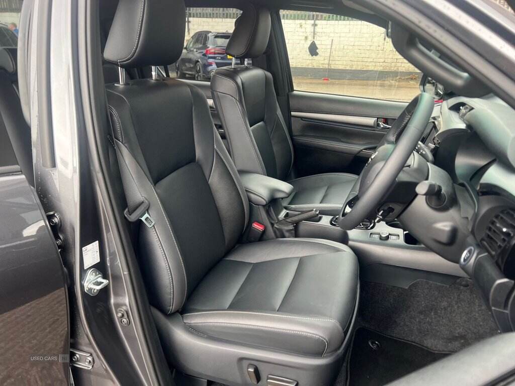 May 2025 Toyota Hi-lux Invincible X D/Cab Pick Up 2.8 Hybrid 48V Auto