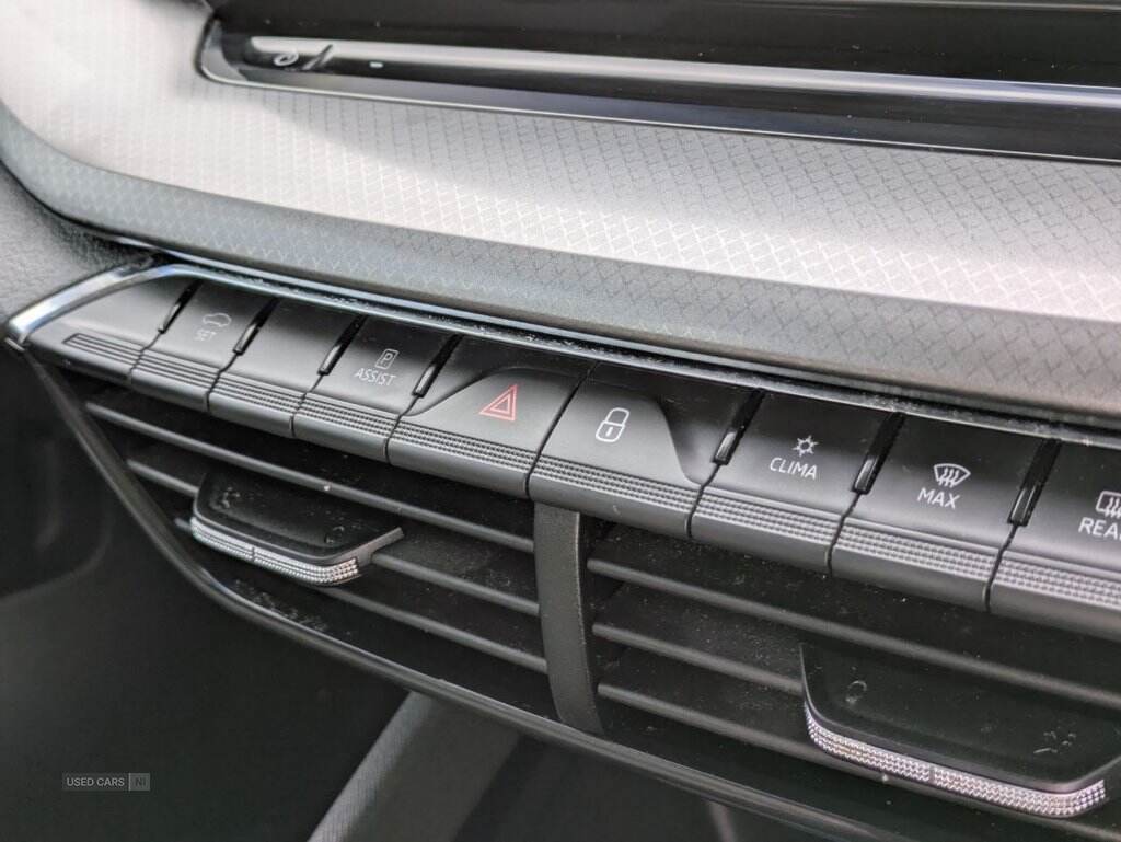 Nov 2020 Skoda Octavia 1.0 TSI SE Technology 5dr