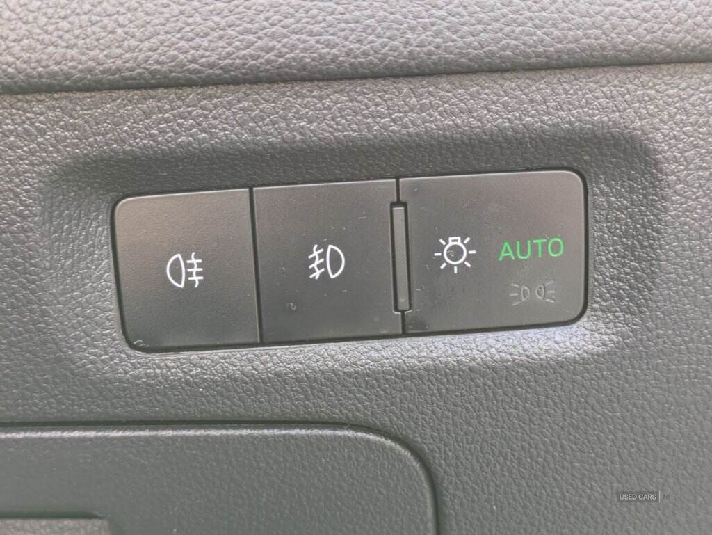Nov 2020 Skoda Octavia 1.0 TSI SE Technology 5dr