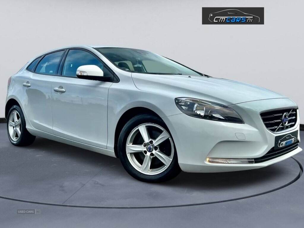 Sep 2015 Volvo V40 D2 [120] ES 5dr