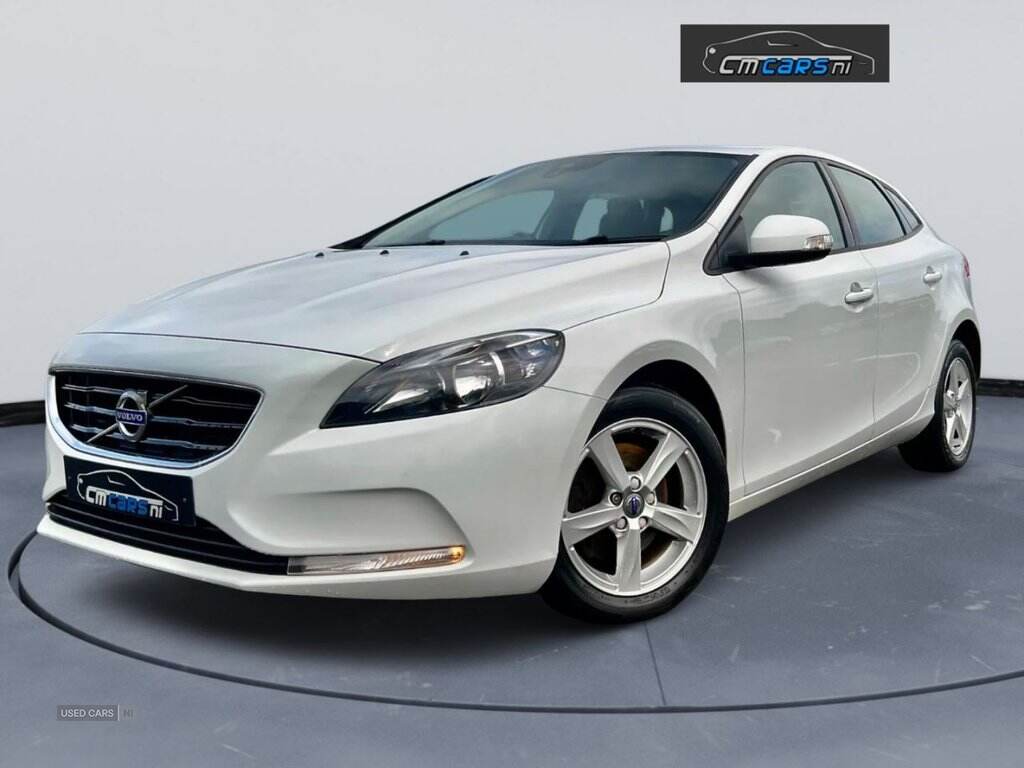 Sep 2015 Volvo V40 D2 [120] ES 5dr