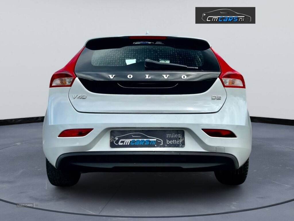 Sep 2015 Volvo V40 D2 [120] ES 5dr
