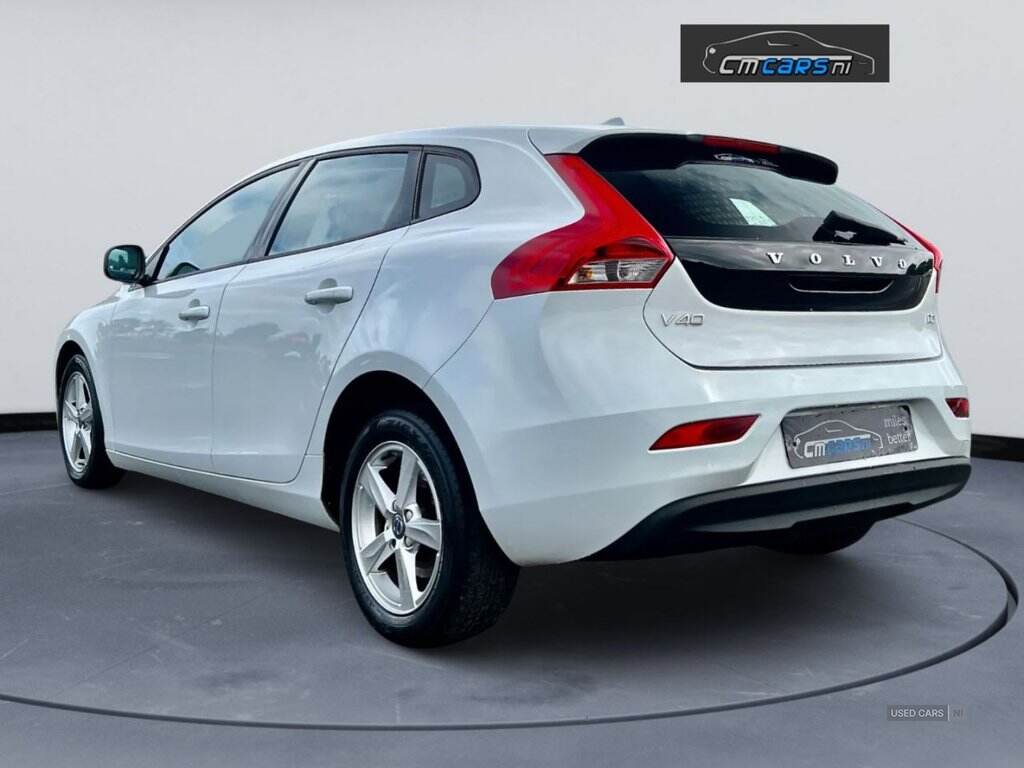 Sep 2015 Volvo V40 D2 [120] ES 5dr