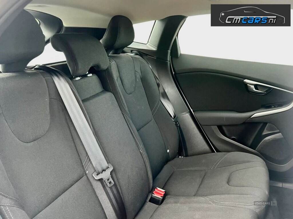 Sep 2015 Volvo V40 D2 [120] ES 5dr