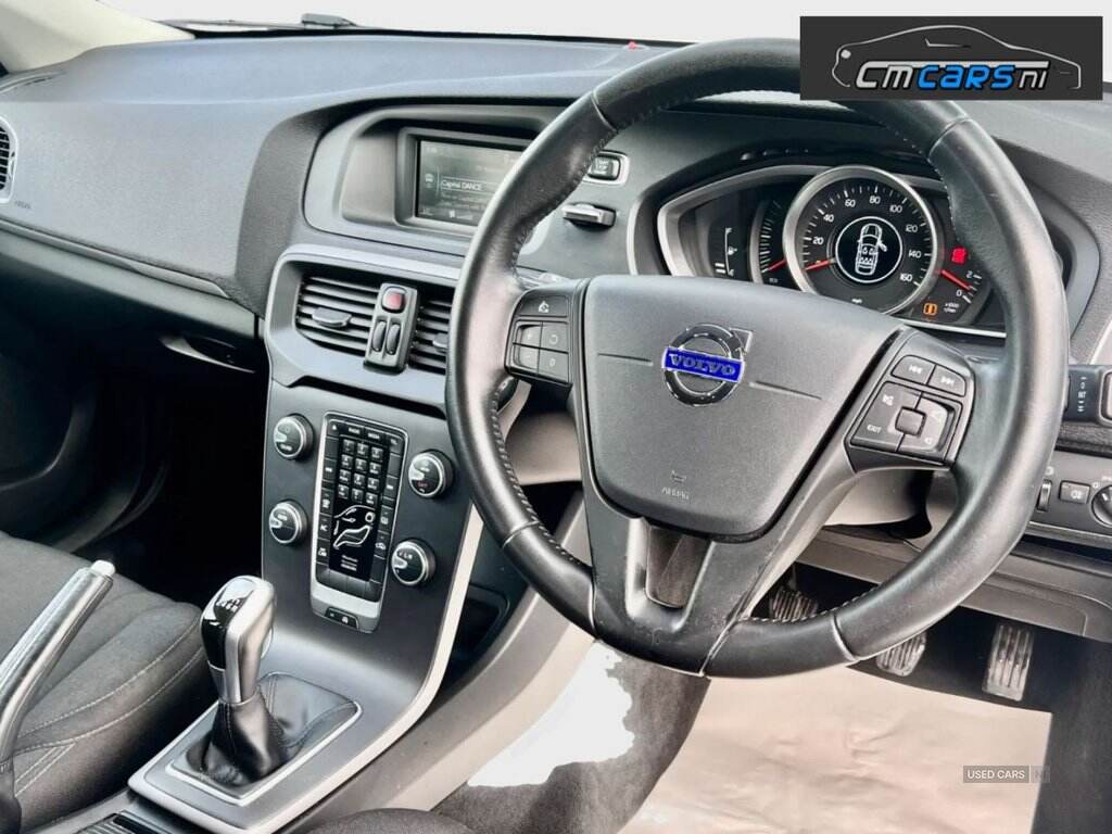 Sep 2015 Volvo V40 D2 [120] ES 5dr