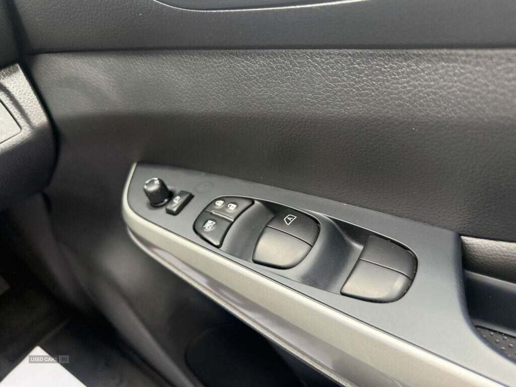 May 2021 Nissan Navara Double Cab Pick Up Tekna 2.3dCi 190 TT 4WD Auto